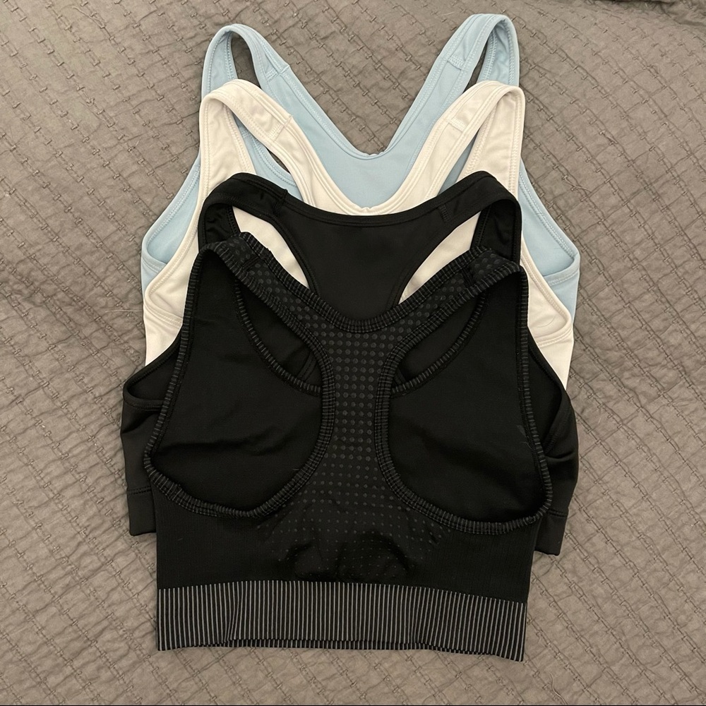 Nike dry fit sports bras - Picture 3 of 4